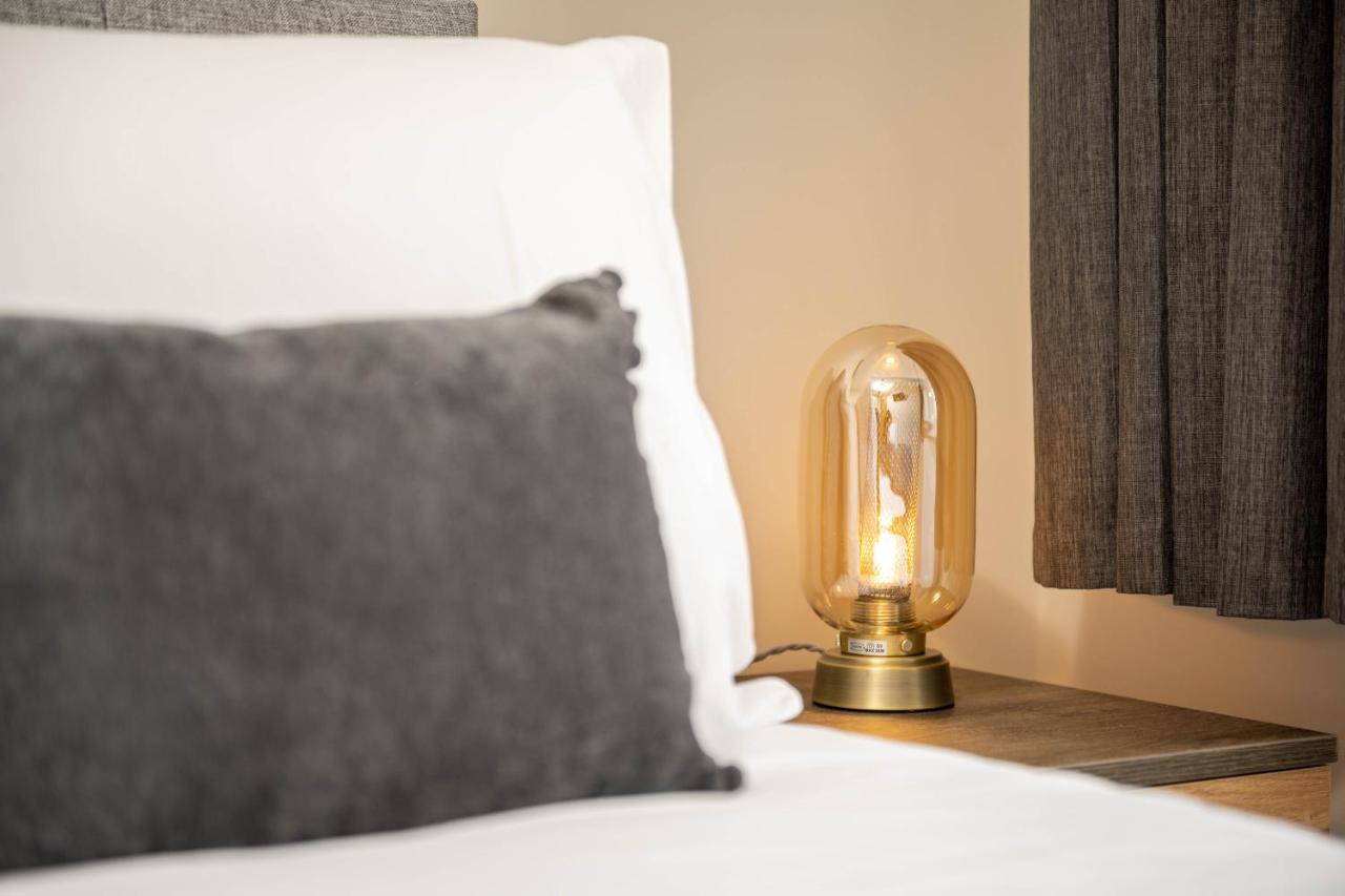 The Oaklands - Luxury Spacious 6-Bed, Near Solihull, Birmingham City, Jlr, Nec, Airport, Resorts World, Hs2 Eksteriør billede