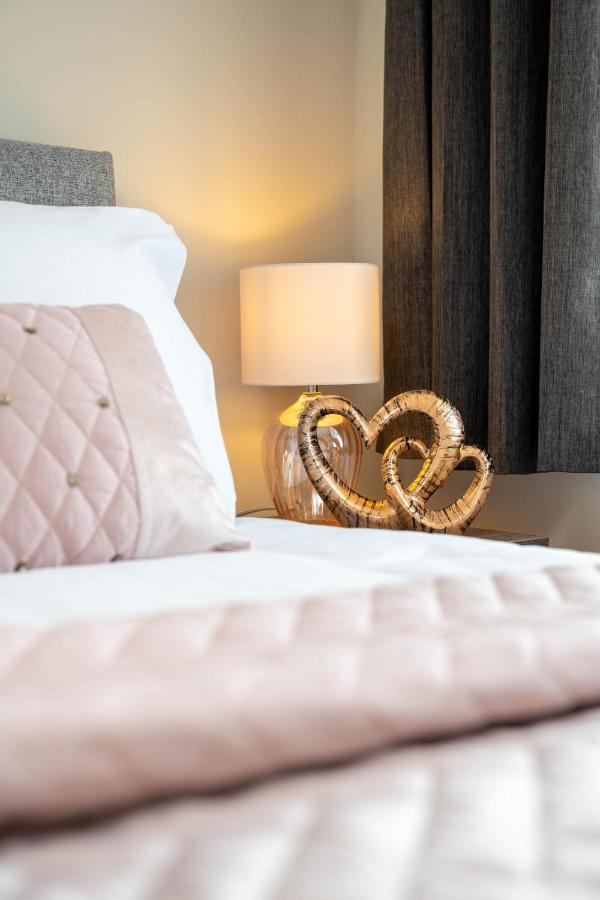 The Oaklands - Luxury Spacious 6-Bed, Near Solihull, Birmingham City, Jlr, Nec, Airport, Resorts World, Hs2 Eksteriør billede