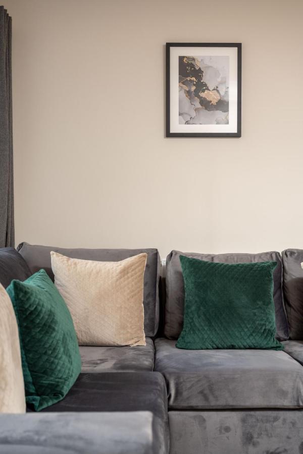 The Oaklands - Luxury Spacious 6-Bed, Near Solihull, Birmingham City, Jlr, Nec, Airport, Resorts World, Hs2 Eksteriør billede