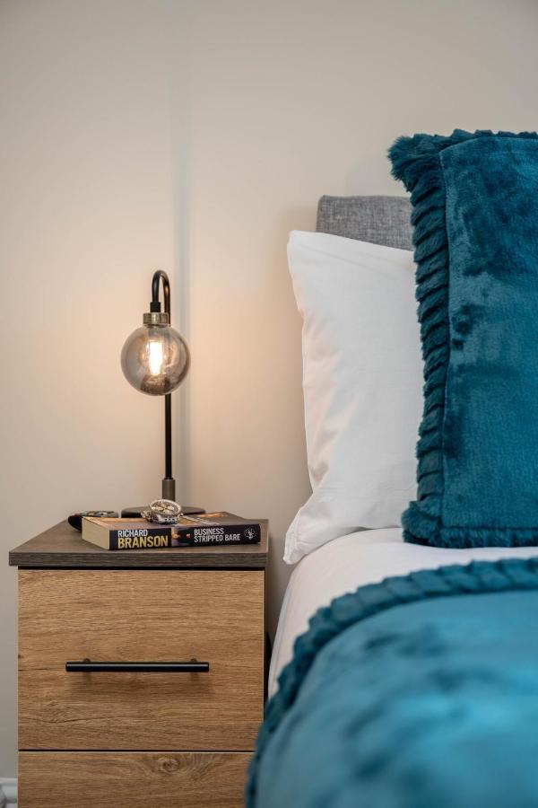 The Oaklands - Luxury Spacious 6-Bed, Near Solihull, Birmingham City, Jlr, Nec, Airport, Resorts World, Hs2 Eksteriør billede
